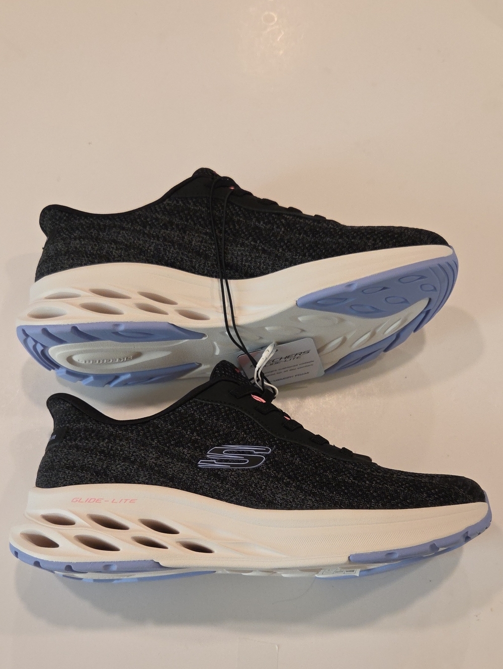 Skechers Women's Glide-Lite Swift Fit Sneaker, Black, Size 9 - Picture 5 of 7